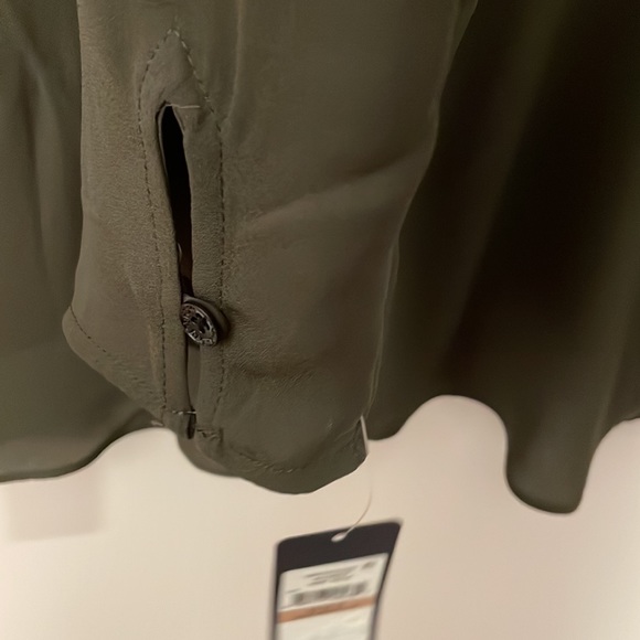 Dark green slinky, low cut blouse - Picture 4 of 5